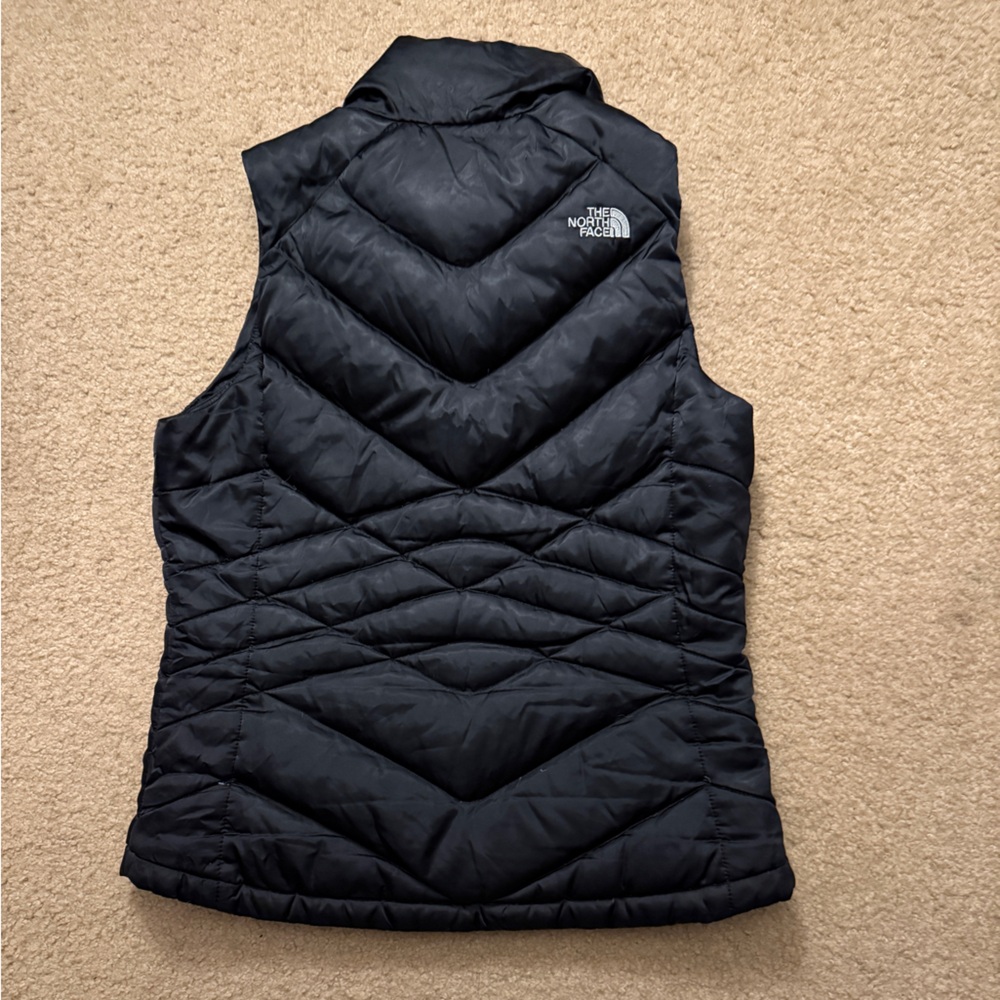 The North Face 550 Quilted Black Puffer Vest Medium (satin Black) - Picture 2 of 6